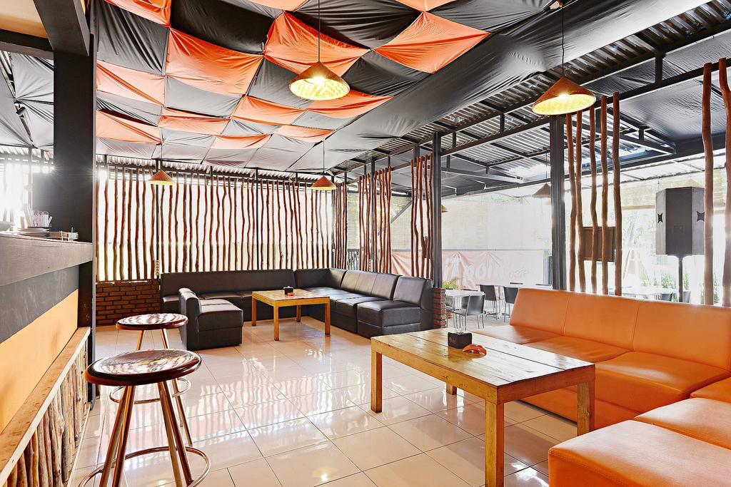 Zen Rooms Riau Natuna Bandung Exterior foto